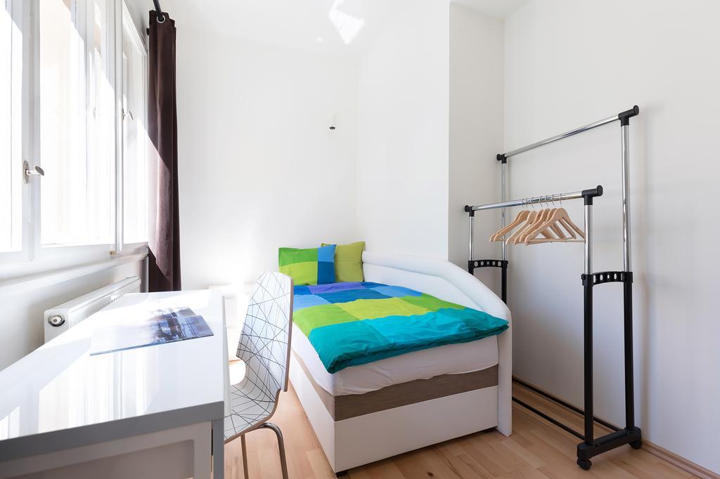 Hanan's Benedikt Apartmán *